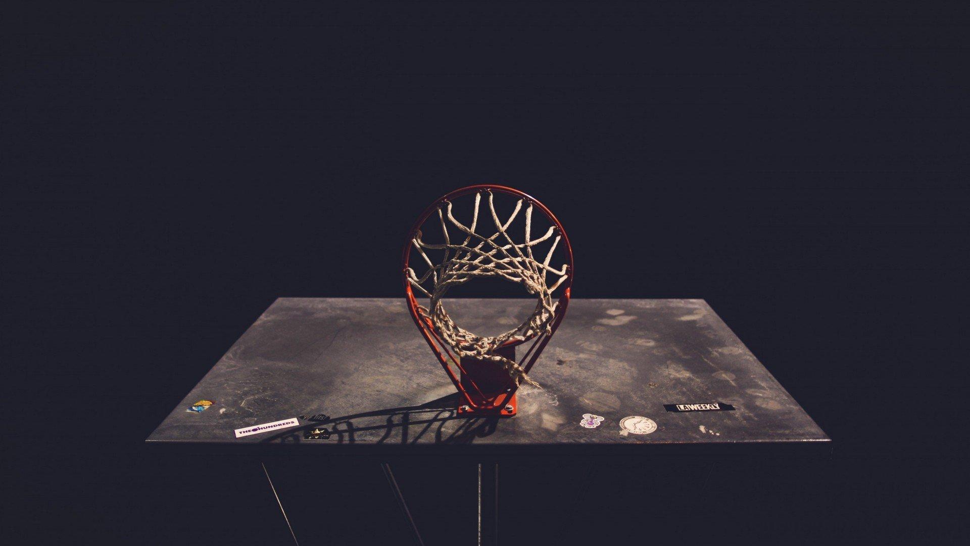 英超风云,曼联提前保级成功,欧联杯成最后救赎