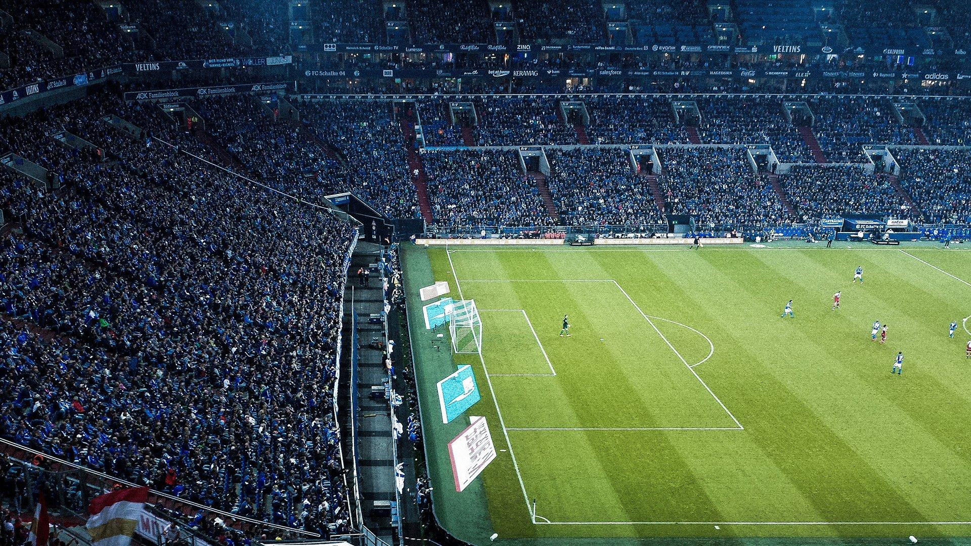 德甲争冠悬念几近终结,西甲巴萨领跑,意甲国米紧追—欧洲五大联赛冠军争夺战白热化