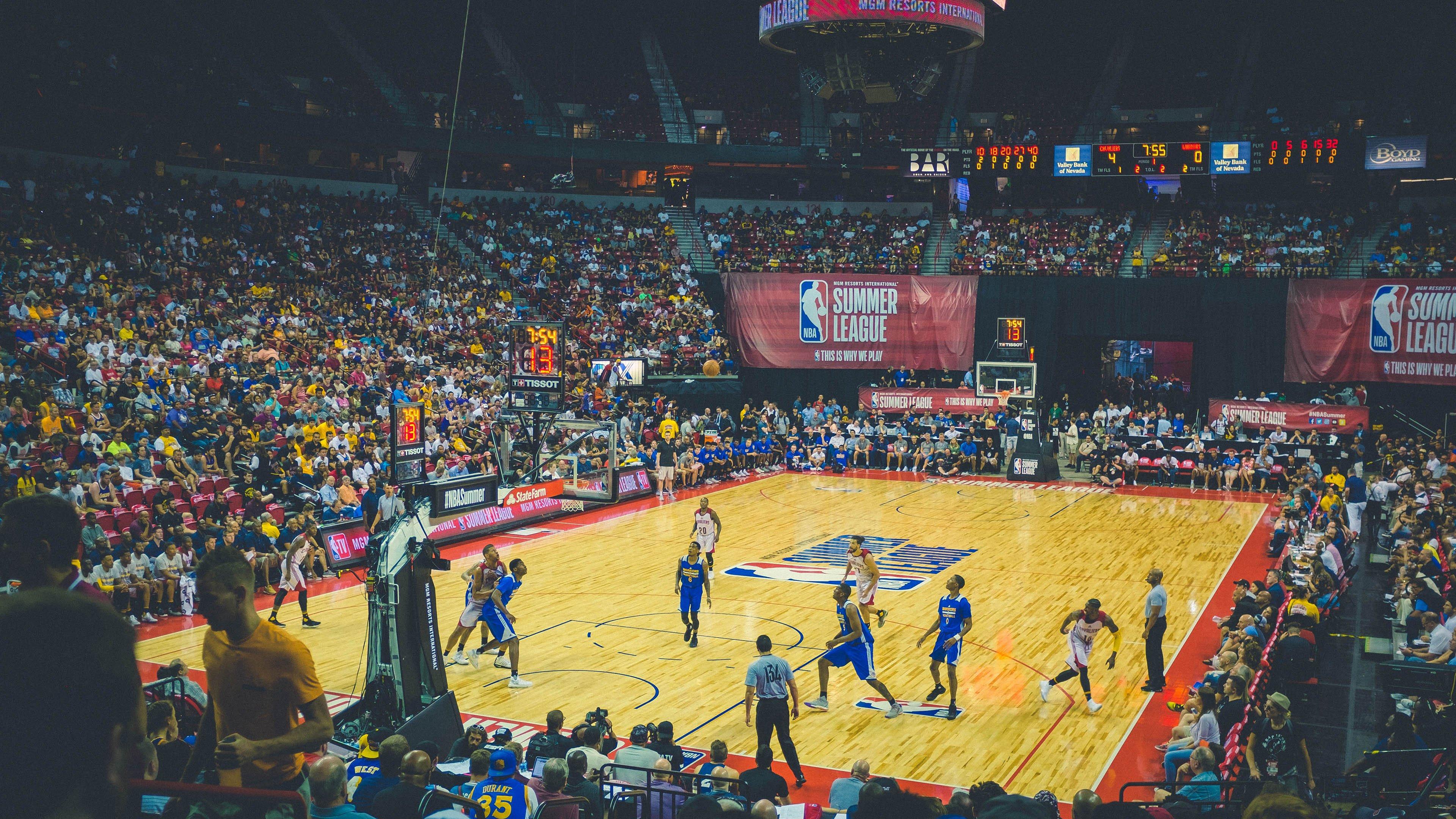 阿森纳主帅坦言,英超与欧冠之路漫长,但承诺将疯狂追逐冠军荣耀