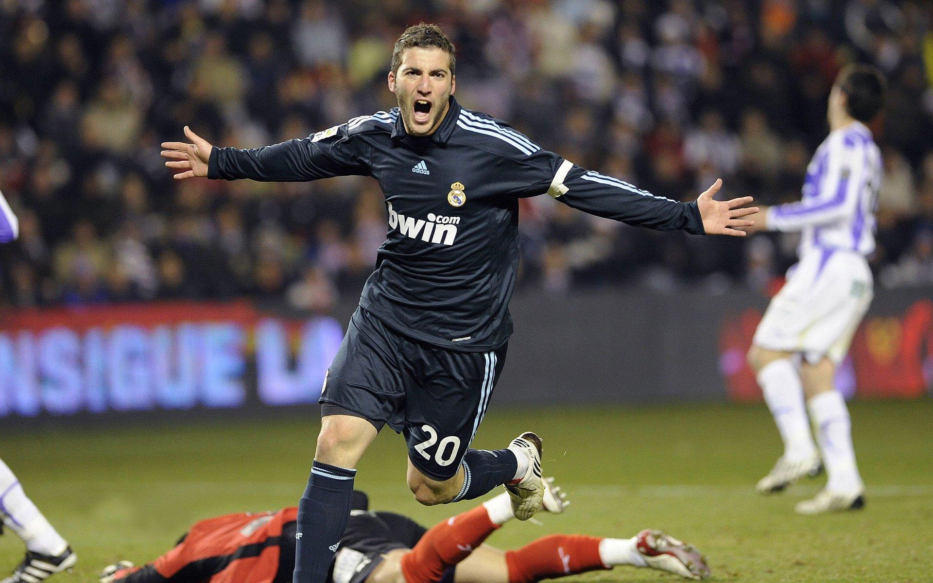 阿里亚斯婉拒哥伦比亚贝利称号 警示世界足坛，低估南美足球将付出代价